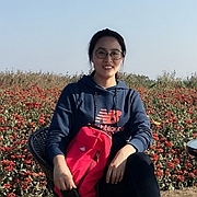 卢永翎 照片