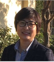 张弘 照片
