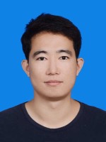 何鹏飞 照片