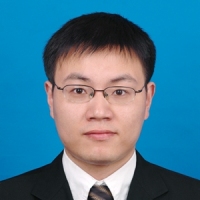 黄乾 照片