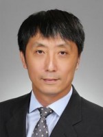 边泓 照片