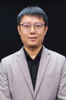 陆阳 照片