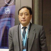 刘育 照片
