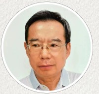 张毅 照片