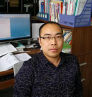 潘刚 照片