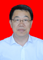 杨吉春 照片