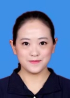 邱敏 照片