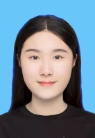 李月宇 照片