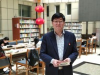 周越 照片