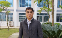 卢忠东 照片