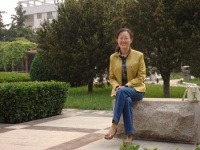 赵宏 照片