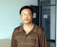 邓乐群 照片