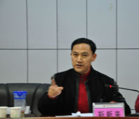 靳新来 照片
