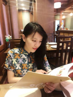 刘羽虹 照片