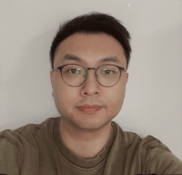 李秉星 照片