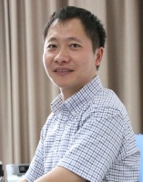 沈岳 照片