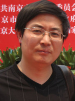 吴琼 照片