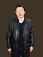 岳奎 照片