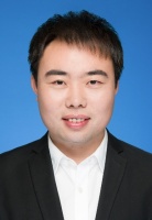 李民 照片
