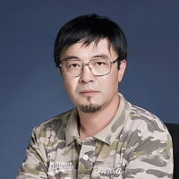 董亮 照片