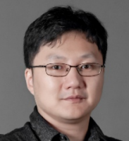 李强 照片