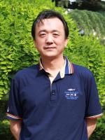 于镭 照片