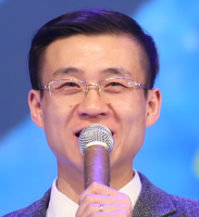 杨洋 照片