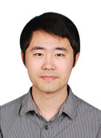 梁鹏 照片