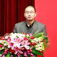 丁奇 照片