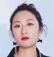 何伟伟 照片