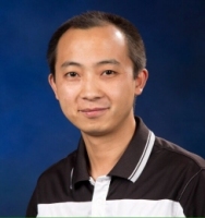 何联毅 照片