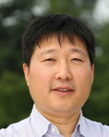 李东 照片