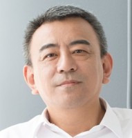 李岩 照片