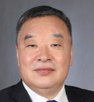 梁万年 照片