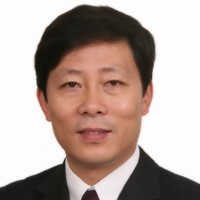 薛平 照片