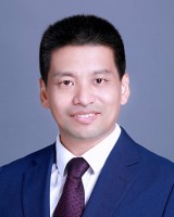岳东北 照片