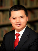 鄢一龙 照片