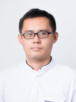 张德 照片