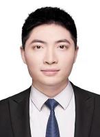 何伟 照片