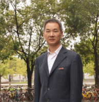 何洪兵 照片