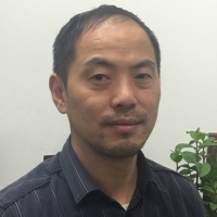 邹越 照片