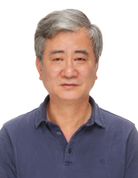 李彦 照片