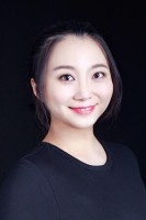 李璐 照片