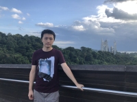 龙云深 照片