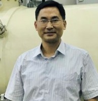 向钢 照片