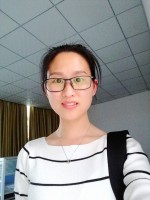 雷英 照片