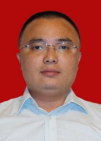 易学文 照片