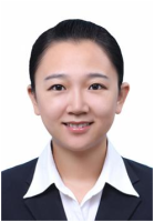 吕卓纹 照片