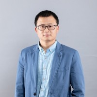 刘怀伟 照片