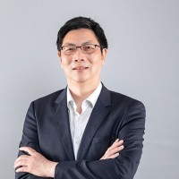 佘群新 照片